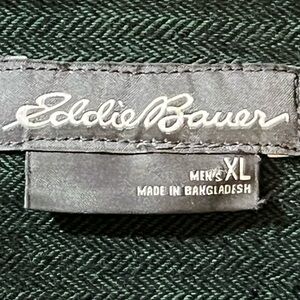 Eddie Bauer Size XL Men’s Green Button Up Long Sleeve Shirt with Front Pocket